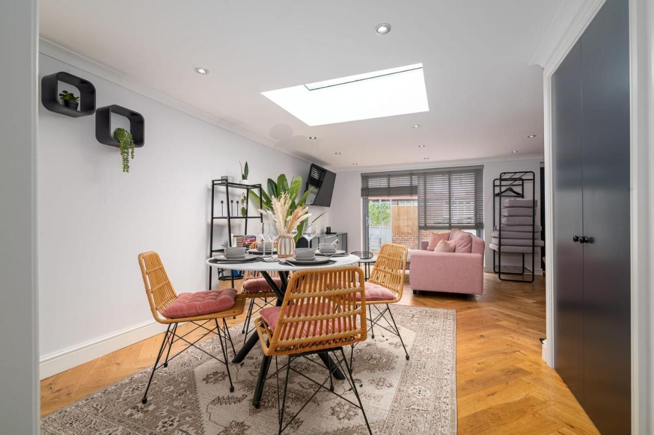 Guestready - Unique Home Near Wimbledon With Gorgeous Deck And Parking London Ngoại thất bức ảnh