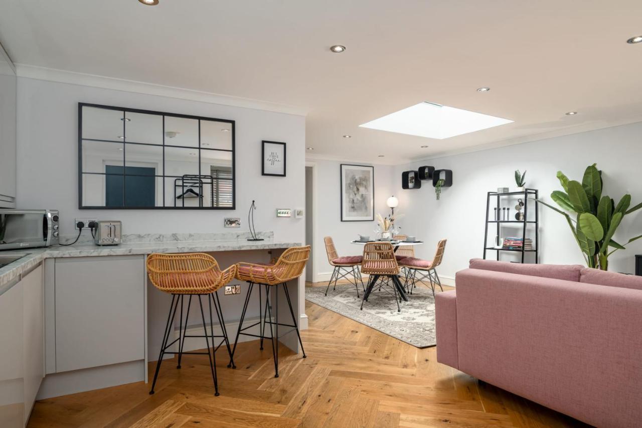 Guestready - Unique Home Near Wimbledon With Gorgeous Deck And Parking London Ngoại thất bức ảnh