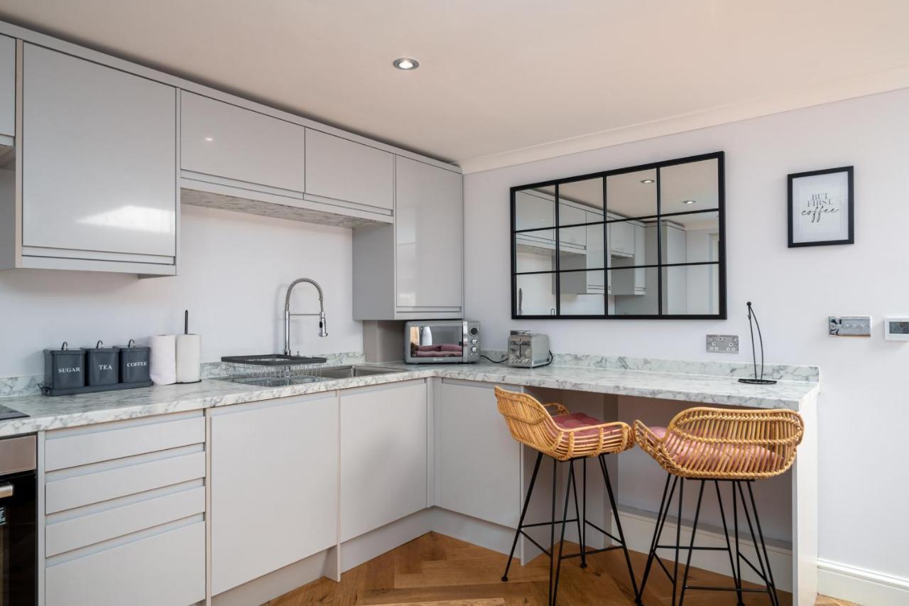 Guestready - Unique Home Near Wimbledon With Gorgeous Deck And Parking London Ngoại thất bức ảnh