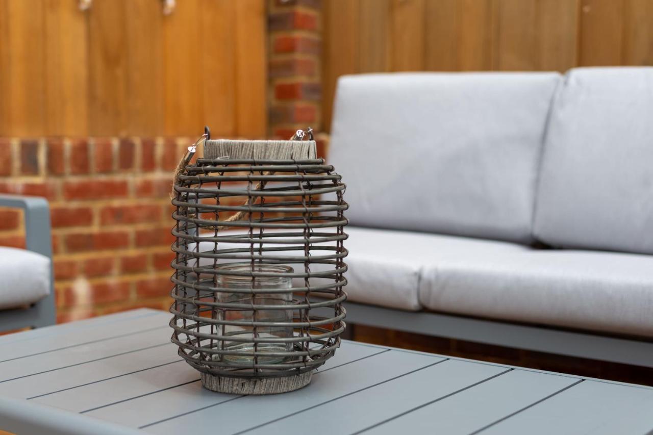 Guestready - Unique Home Near Wimbledon With Gorgeous Deck And Parking London Ngoại thất bức ảnh