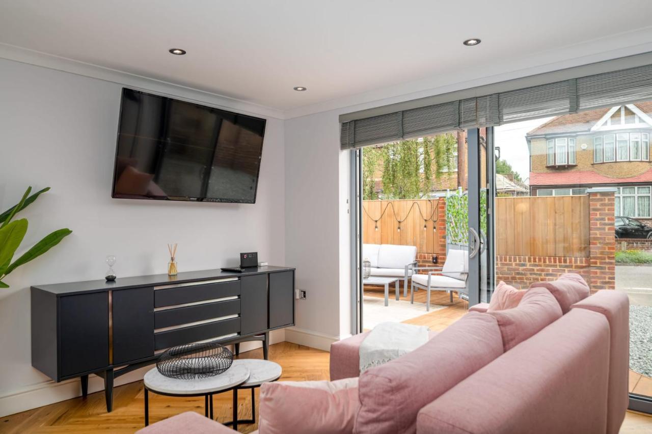 Guestready - Unique Home Near Wimbledon With Gorgeous Deck And Parking London Ngoại thất bức ảnh