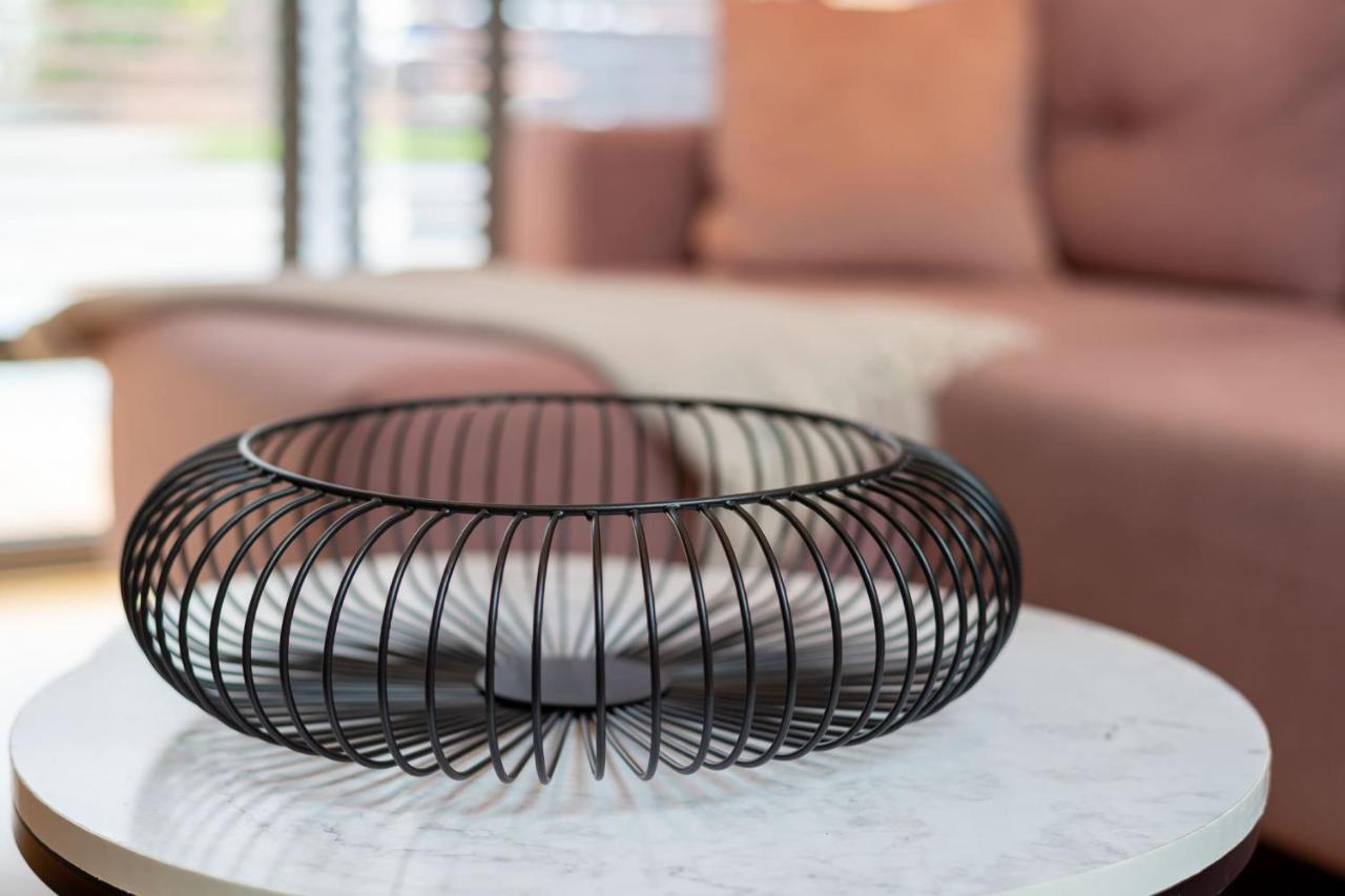 Guestready - Unique Home Near Wimbledon With Gorgeous Deck And Parking London Ngoại thất bức ảnh