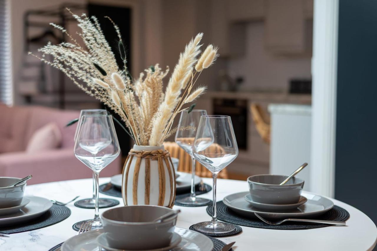 Guestready - Unique Home Near Wimbledon With Gorgeous Deck And Parking London Ngoại thất bức ảnh