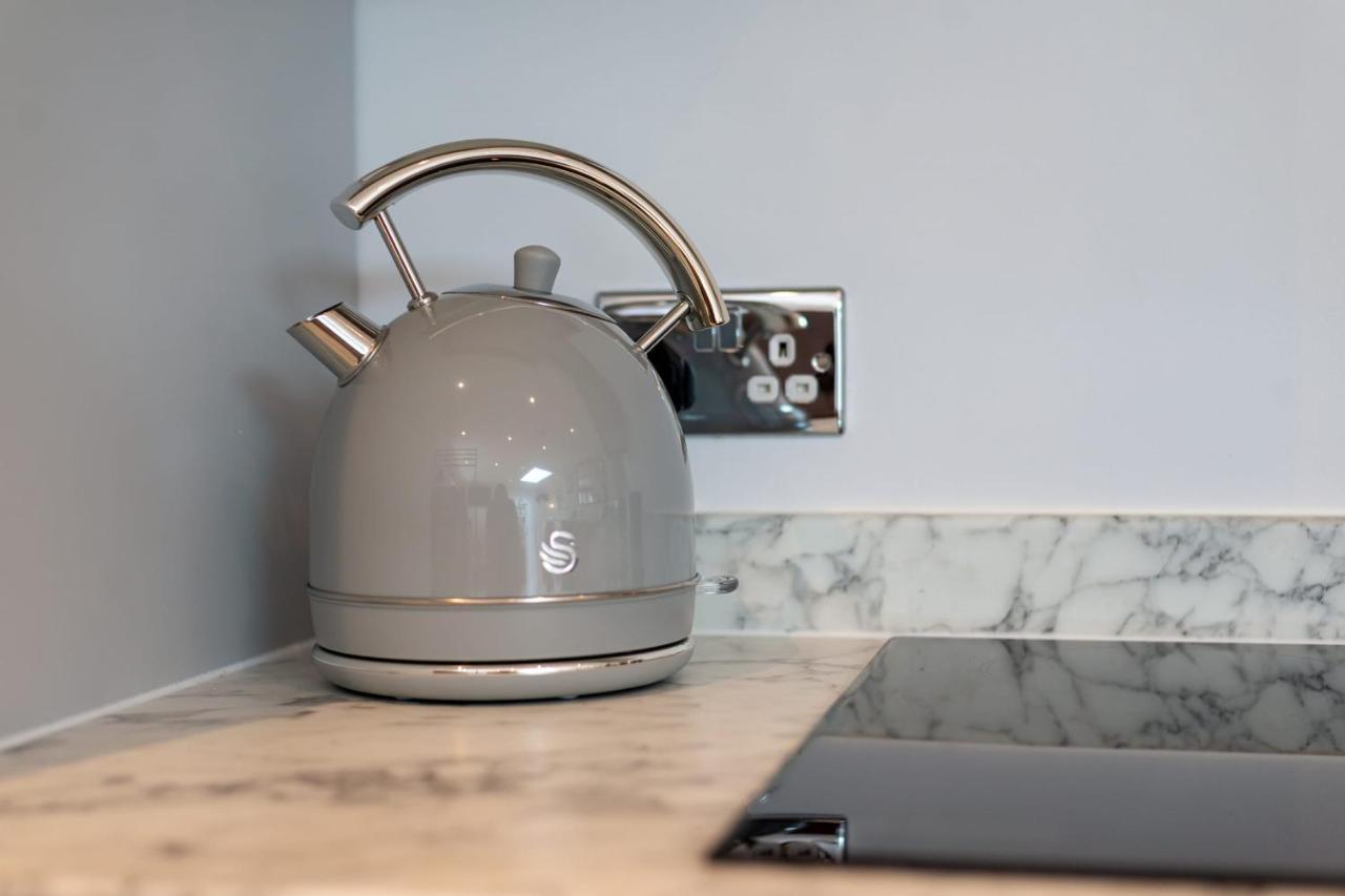 Guestready - Unique Home Near Wimbledon With Gorgeous Deck And Parking London Ngoại thất bức ảnh